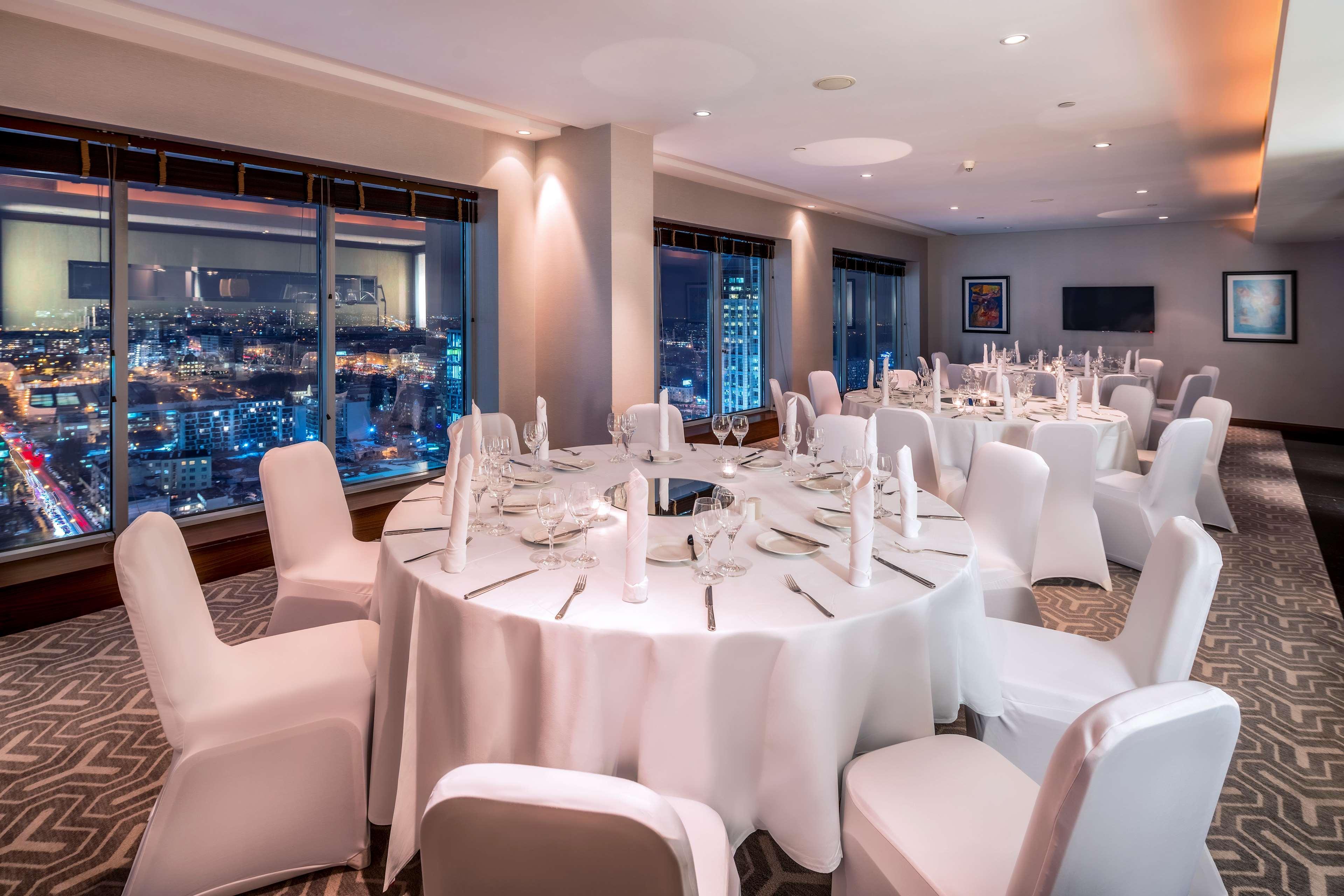 Hilton Warsaw City Hotel المظهر الخارجي الصورة