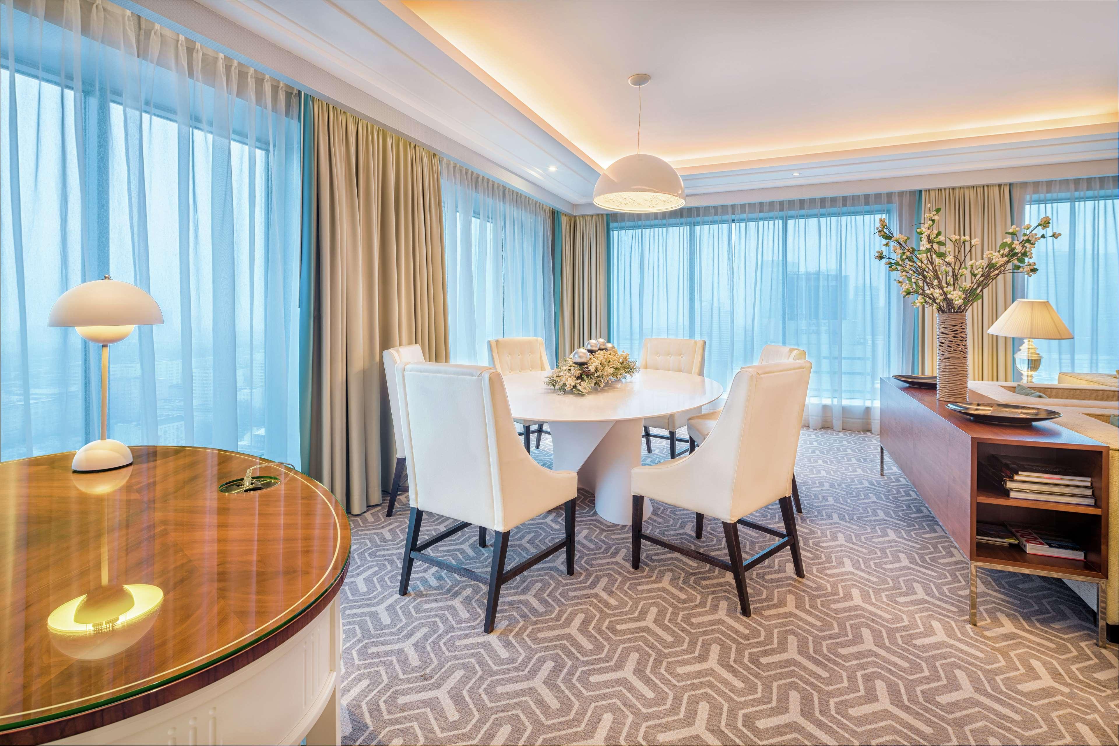 Hilton Warsaw City Hotel المظهر الخارجي الصورة
