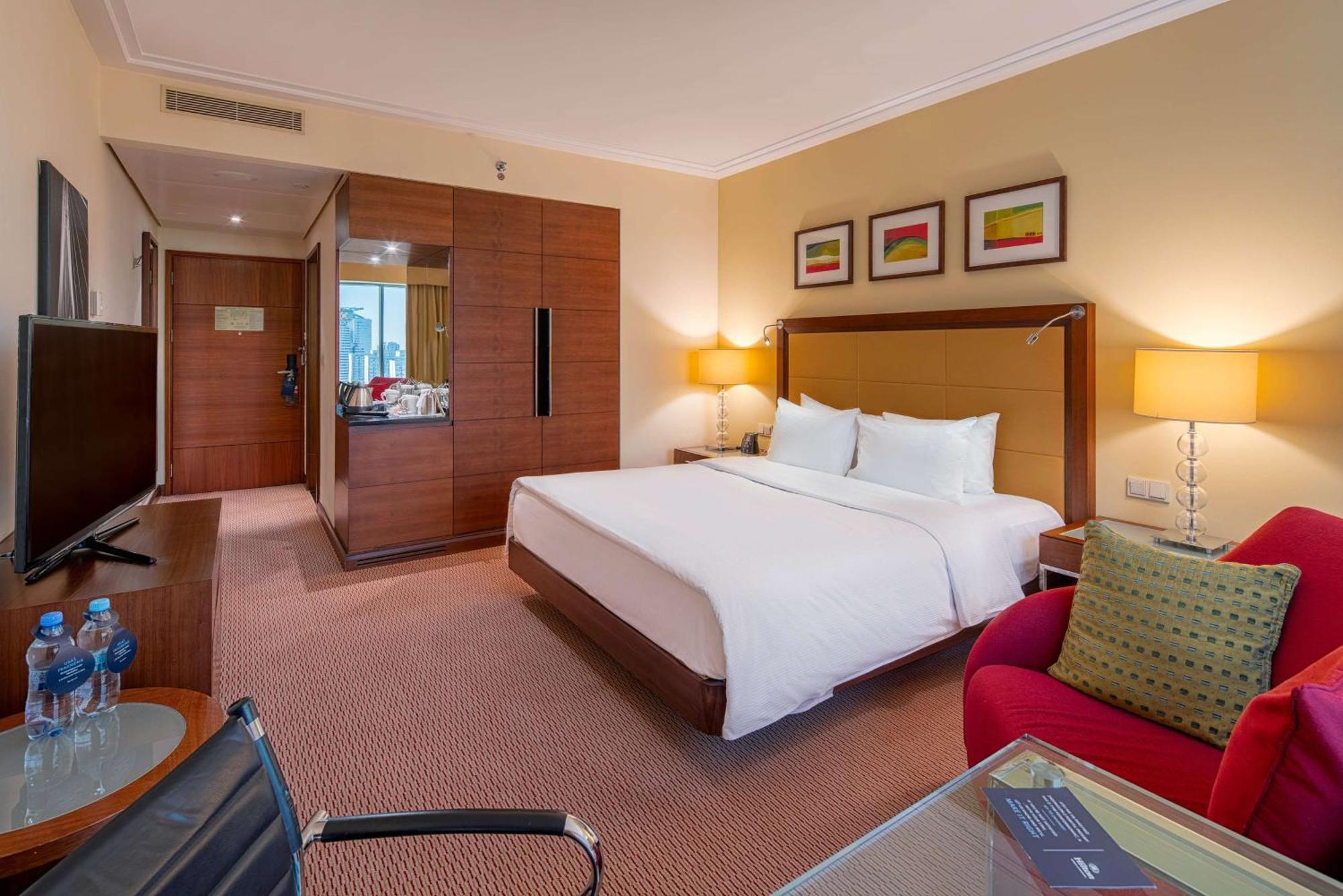 Hilton Warsaw City Hotel المظهر الخارجي الصورة