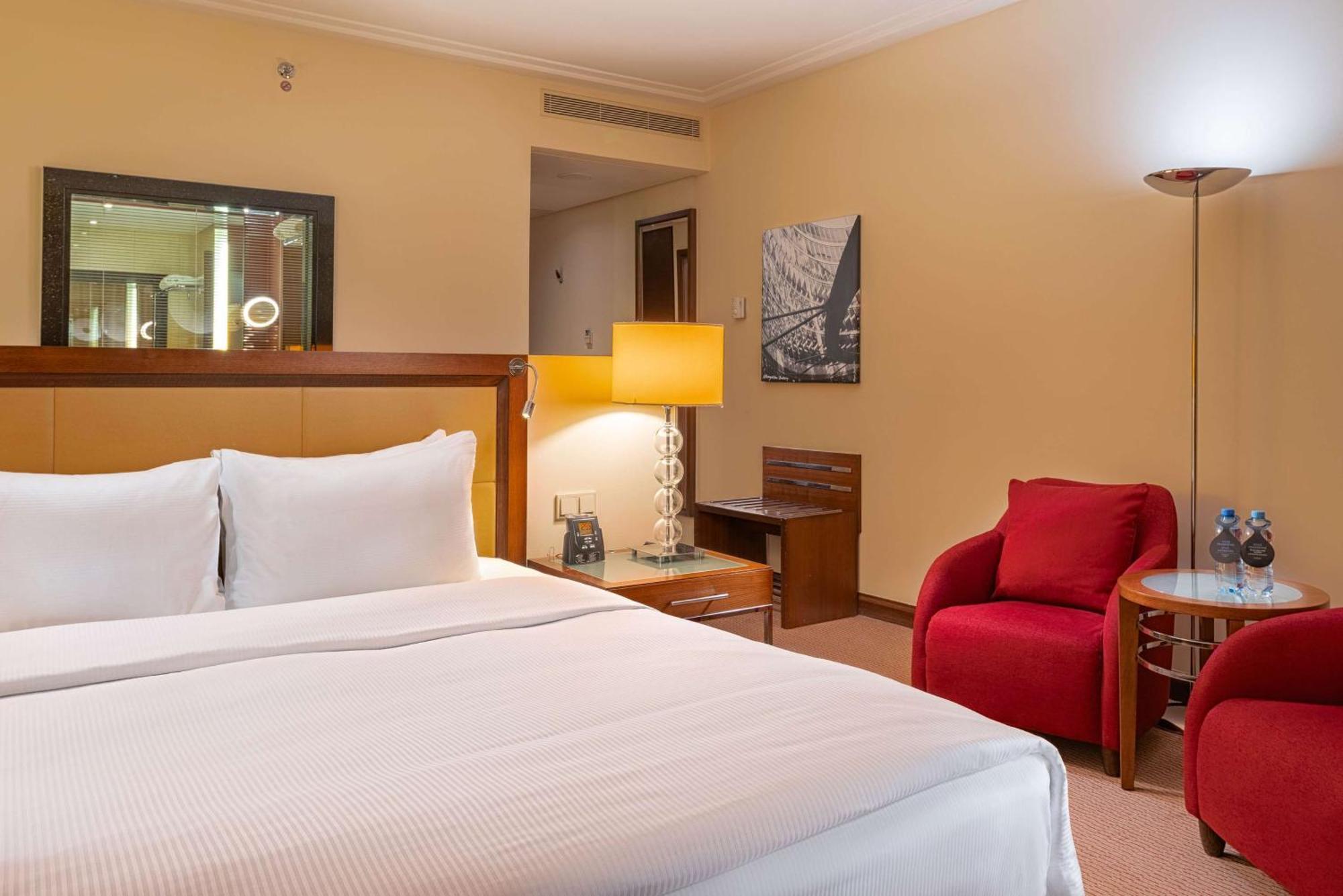 Hilton Warsaw City Hotel المظهر الخارجي الصورة